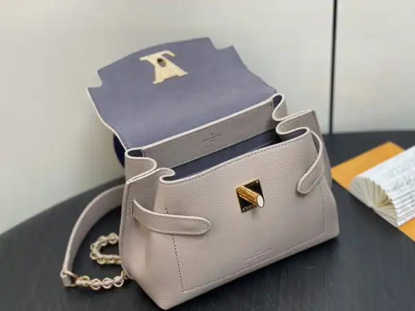 Aaa replica bags LOUIS VUITTON Lockme Ever-23*17*10CM