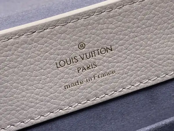 Cheap LOUIS VUITTON Lockme Ever-23*17*10CM