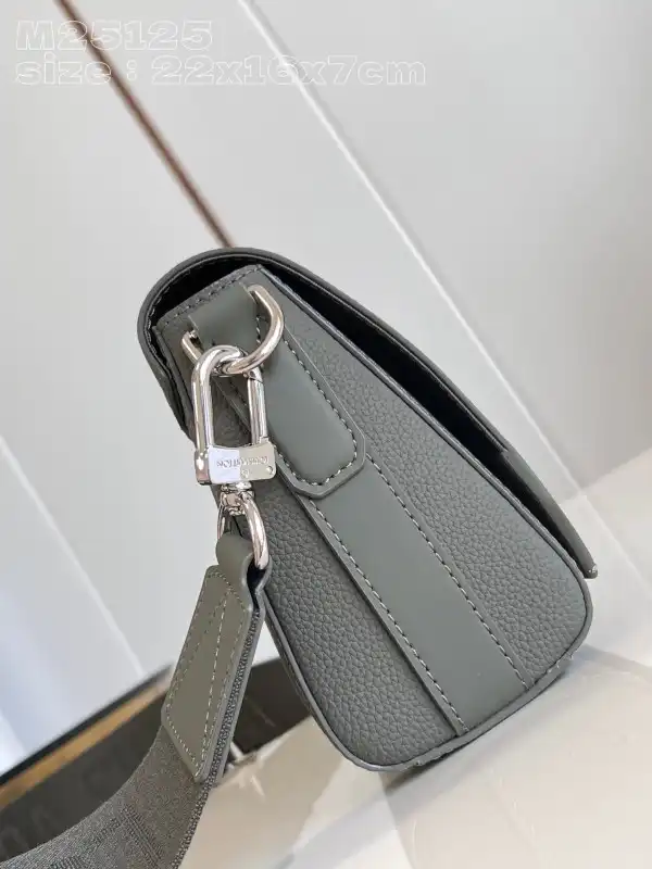 Aaa replica ru LOUIS VUITTON Takeoff Messenger PM-22*16.5*7CM