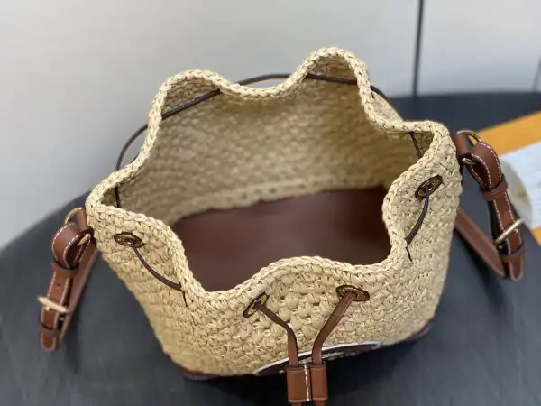 First bag ru LOUIS VUITTON Noé BB-22*24*15CM