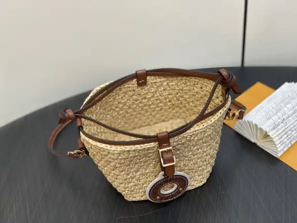 First bag ru LOUIS VUITTON Noé -11.5*12*11.5CM