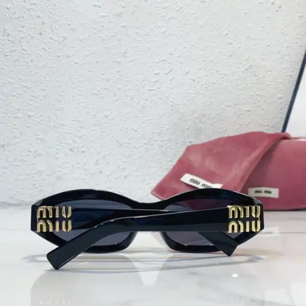 MIU MIU sunglasses