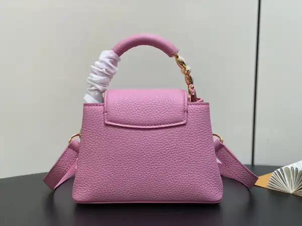 First bag ru LOUIS VUITTON CAPUCINES MINI-21*14*8CM