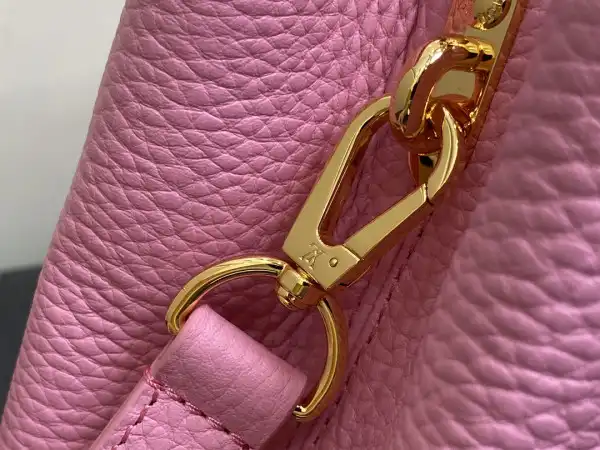 First bag ru LOUIS VUITTON CAPUCINES BB-27*18*9CM