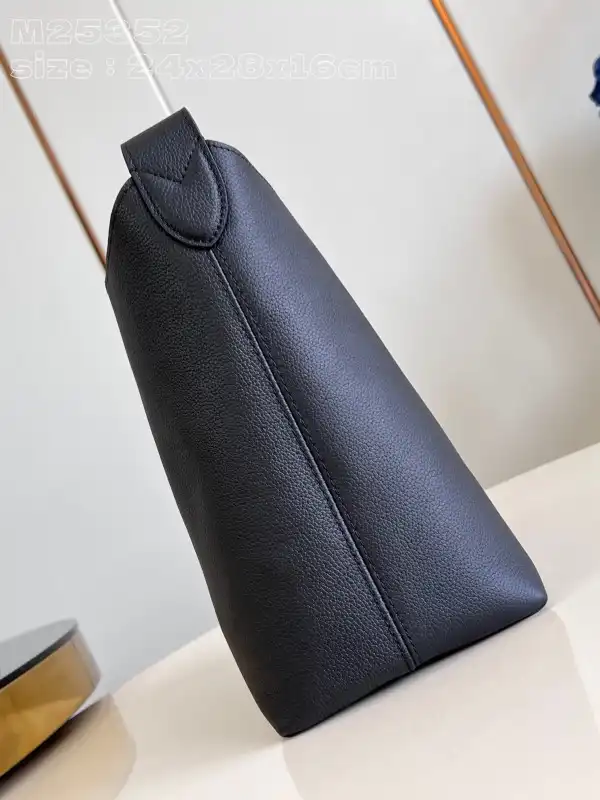 Rep LOUIS VUITTON Low Key Hobo Jh-24*28*16CM