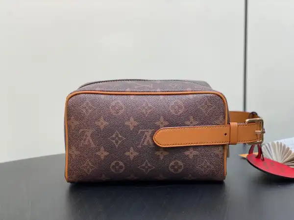 Repladies offers premium fake Louis bags at unbeatable prices. Our products are cheap because we focus on direct sales LOUIS VUITTON LOCKER DOPP KIT bag-23*13*12CM