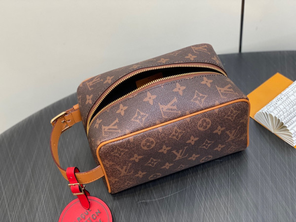 HOT SALE LOUIS VUITTON LOCKER DOPP KIT bag-23*13*12CM