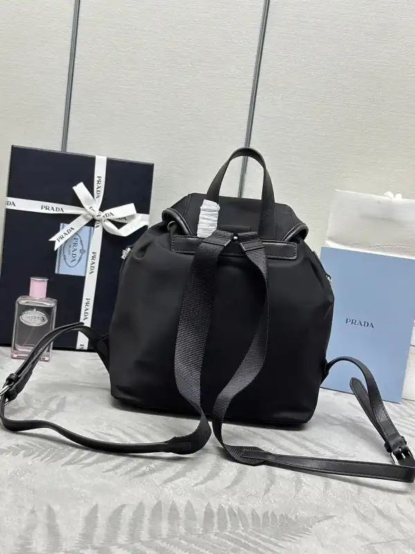 PRADA Small Re-Nylon backpack-24*28*12CM