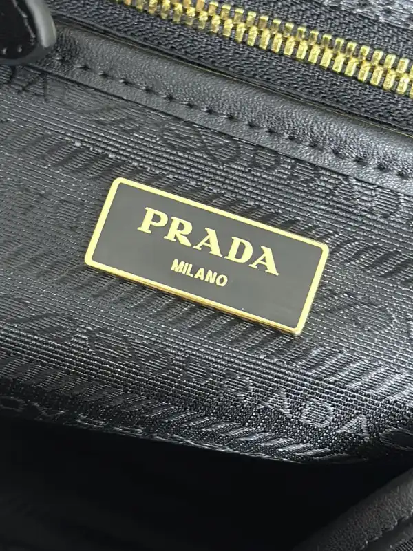 Bagsoffer PRADA Small Re-Nylon backpack-24*28*12CM