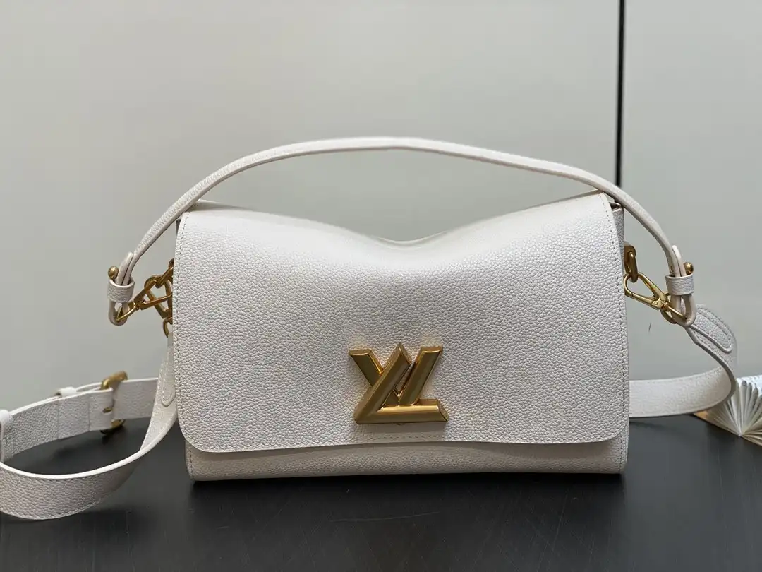 LOUIS VUITTON Soft Twist-27*19*9CM