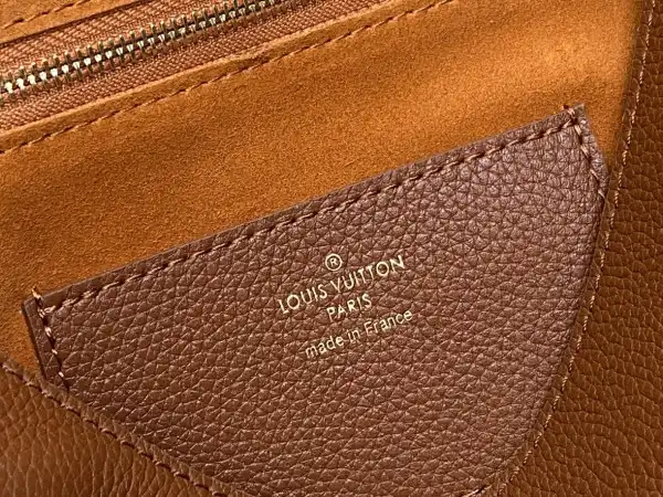 Cheap LOUIS VUITTON Soft Twist-27*19*9CM