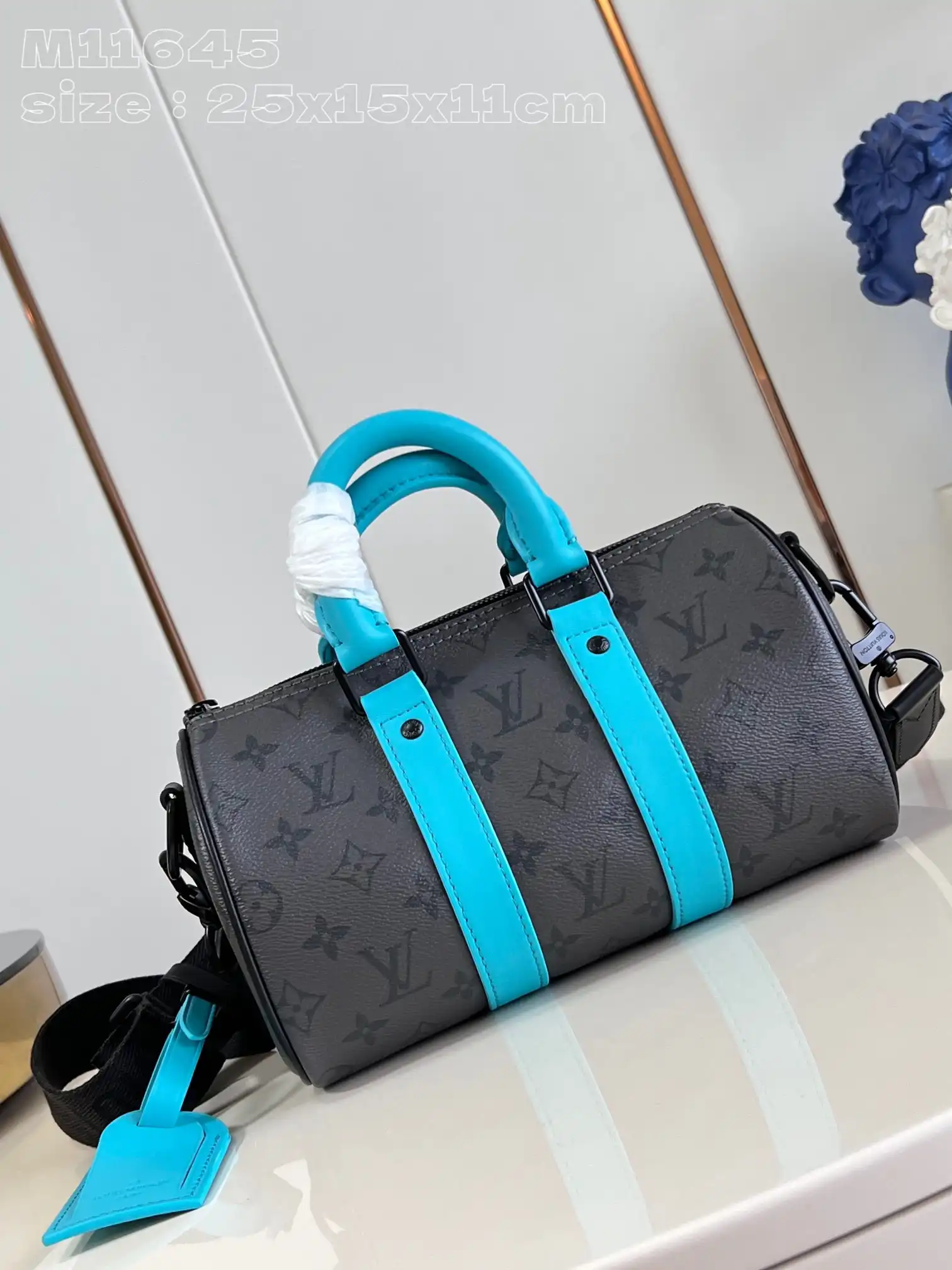 Frstbag ru LOUIS VUITTON KEEPALL BANDOULIÈRE 25