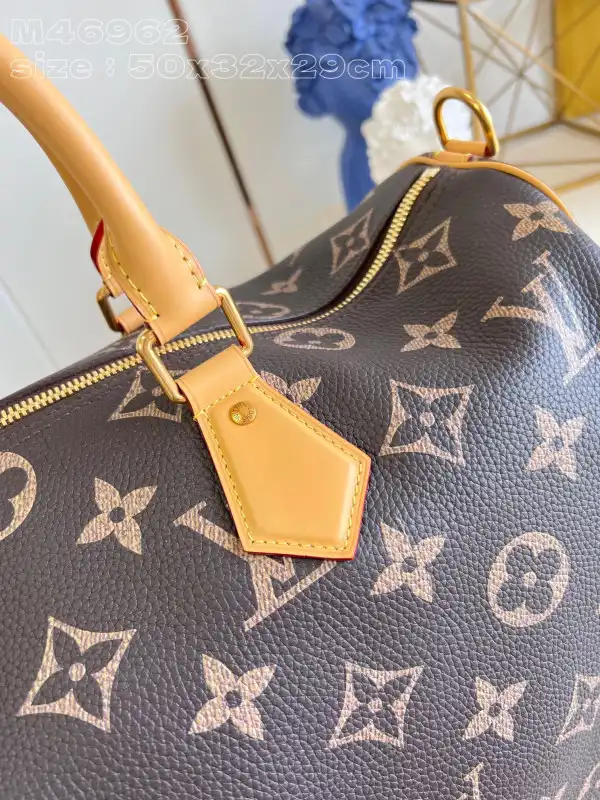 Eliminating the middleman and passing on savings to you. With massive production and tax-free benefits LOUIS VUITTON Speedy P9 Bandoulière 50