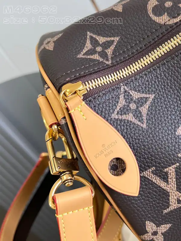 Eliminating the middleman and passing on savings to you. With massive production and tax-free benefits LOUIS VUITTON Speedy P9 Bandoulière 50