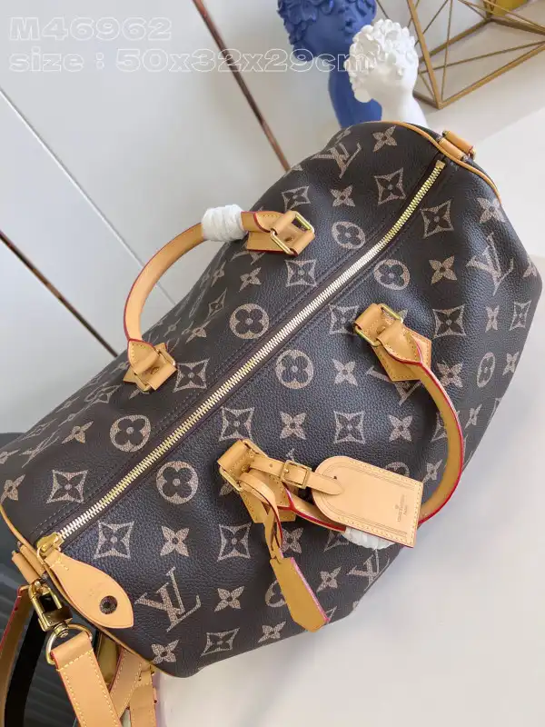 Eliminating the middleman and passing on savings to you. With massive production and tax-free benefits LOUIS VUITTON Speedy P9 Bandoulière 50