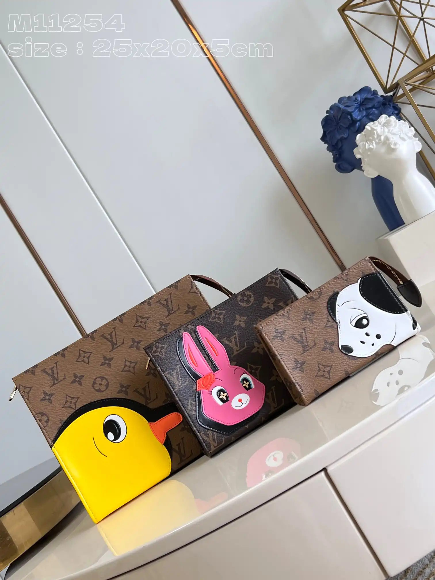 Frstbag ru LOUIS VUITTON Trio Toilet Pouch-25*20*5.5cm