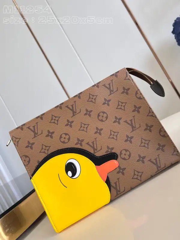 LOUIS VUITTON Trio Toilet Pouch-25*20*5.5cm