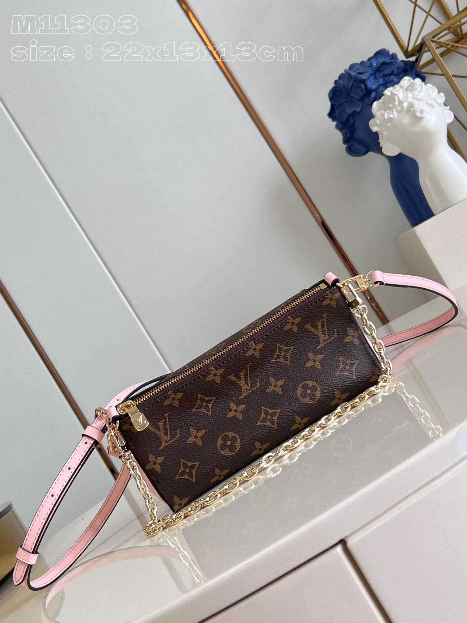 HOT SALE LOUIS VUITTON Bloom Pouch-22.5*13*13CM