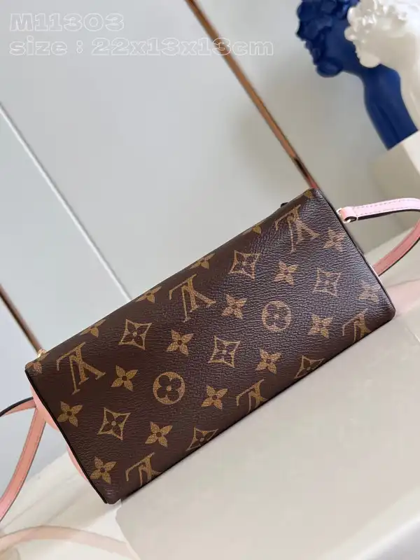 Rep LOUIS VUITTON Bloom Pouch-22.5*13*13CM