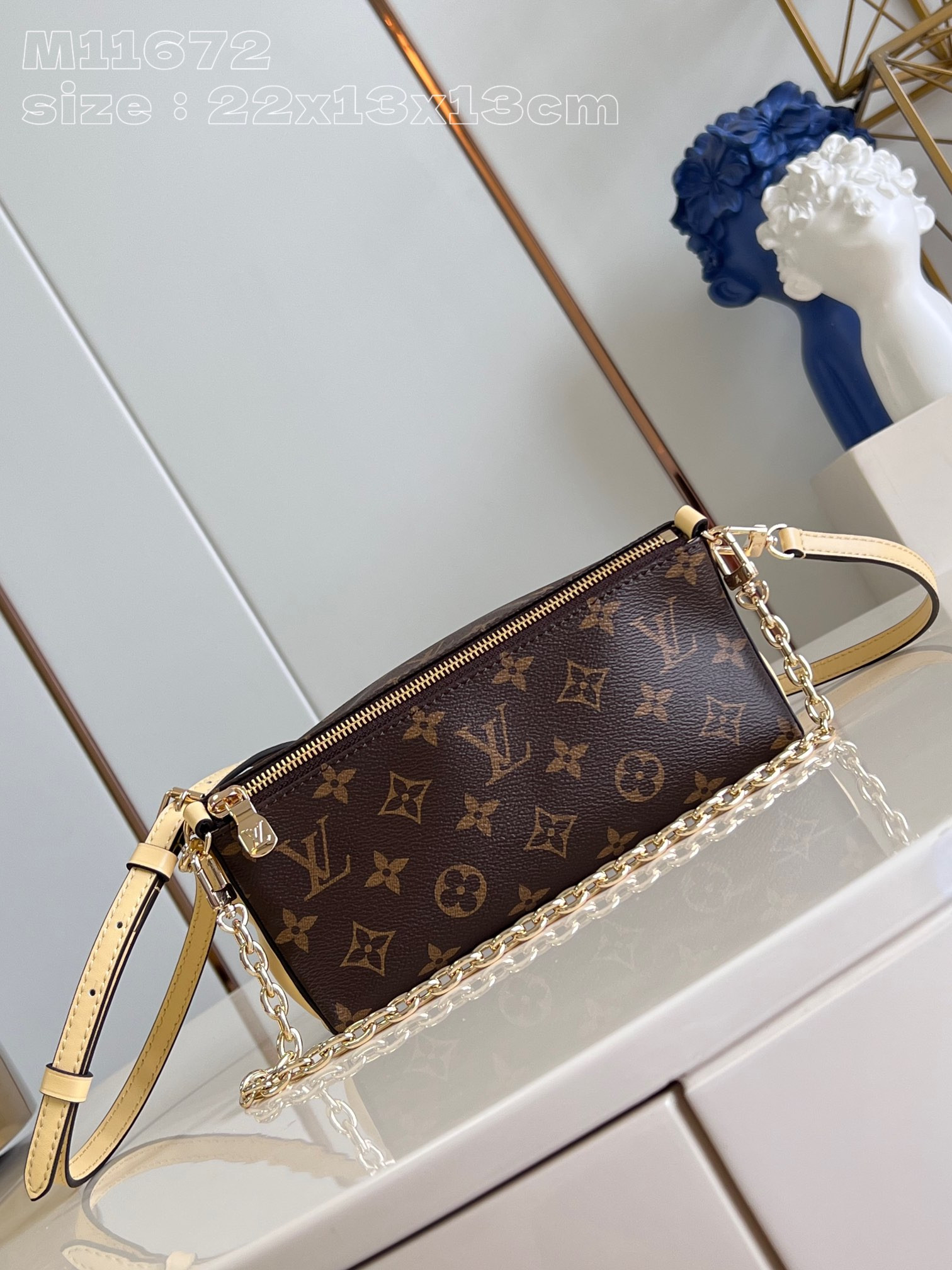 HOT SALE LOUIS VUITTON Bloom Pouch-22.5*13*13CM