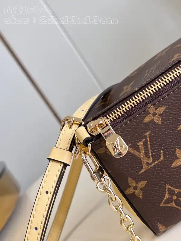 First bag ru LOUIS VUITTON Bloom Pouch-22.5*13*13CM