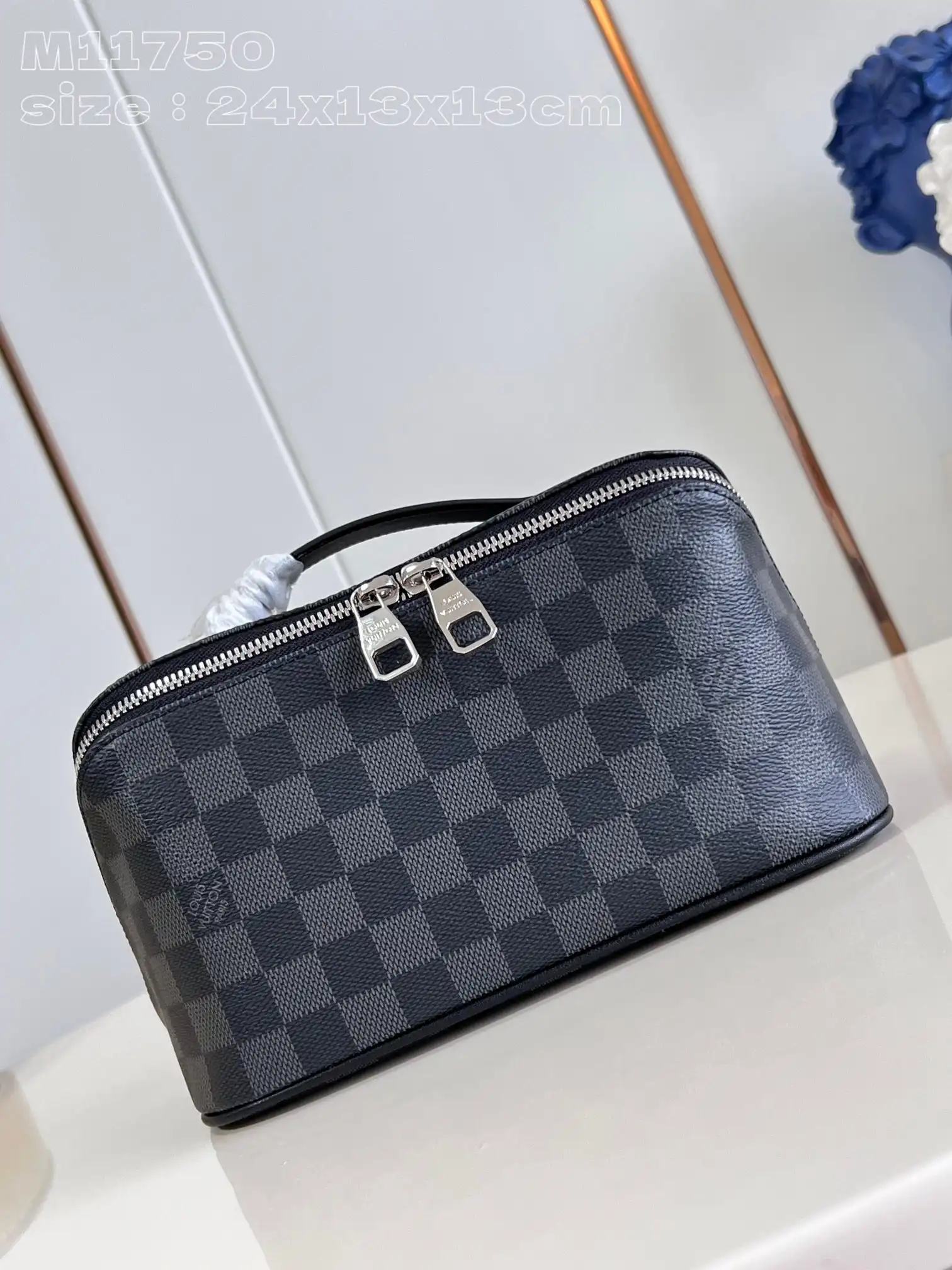 First bag ru LOUIS VUITTON TOILETRY BAG-24*13*13CM