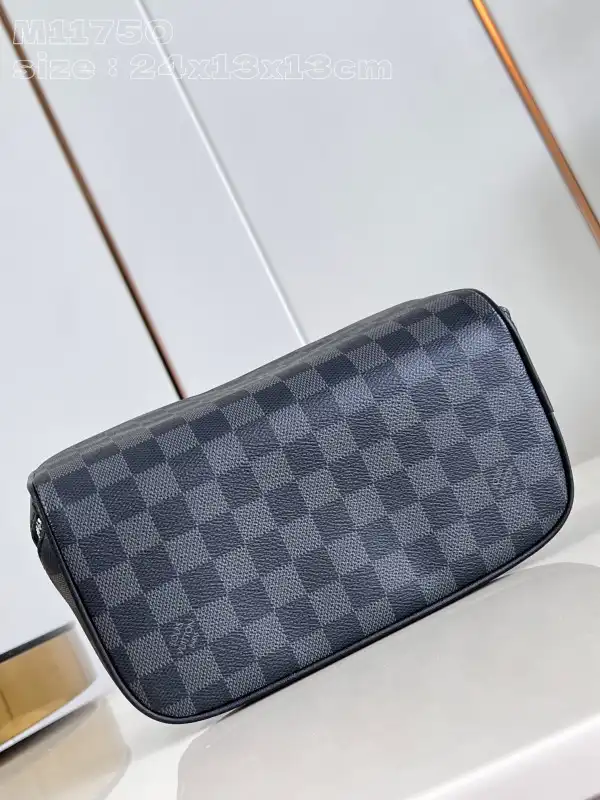 LOUIS VUITTON TOILETRY BAG-24*13*13CM