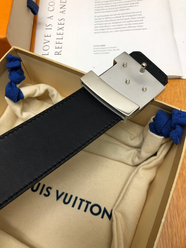 LOUIS VUITTON BELT