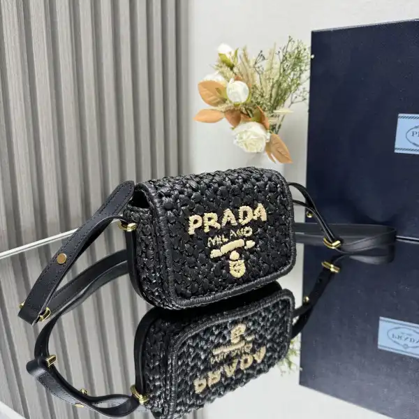 Bagsoffer Prada Crochet and leather shoulder bag