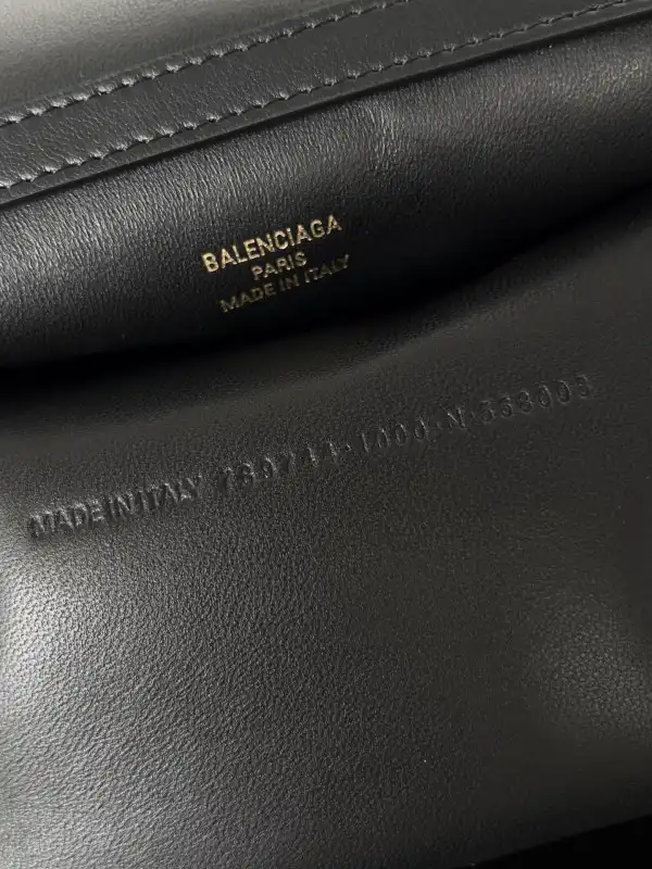 Frstbag ru BALENCIAGA RODEO-39.8*29.9*12.9CM