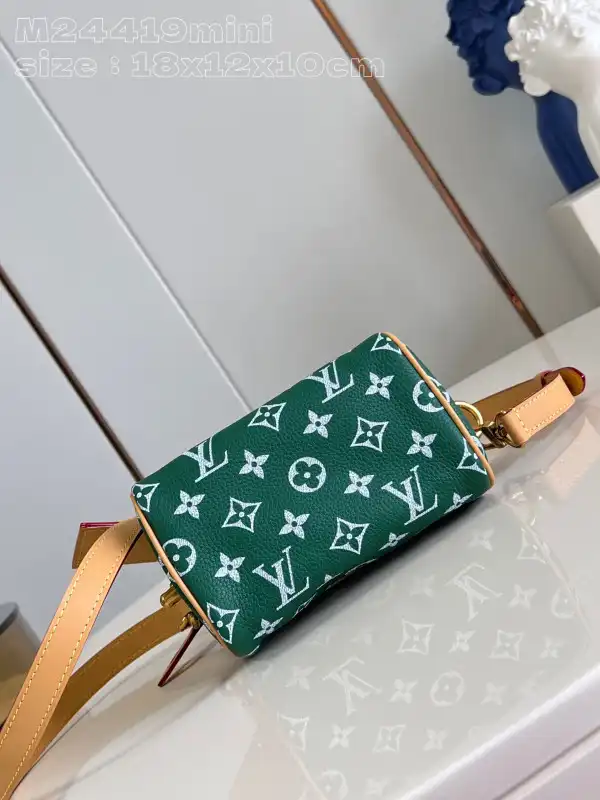 Repladies offers premium fake Louis bags at unbeatable prices. Our products are cheap because we focus on direct sales LOUIS VUITTON SPEEDY 18