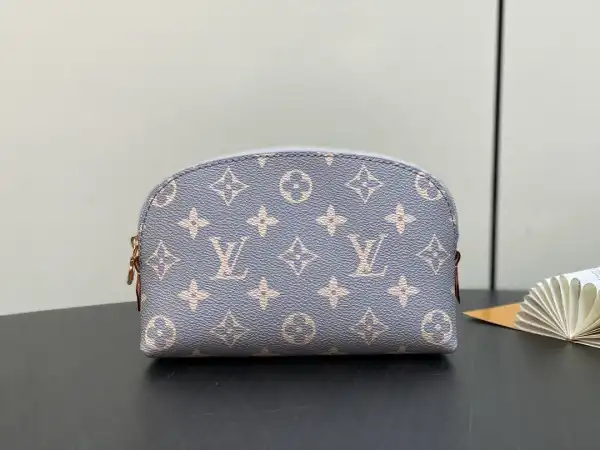 You get luxury for less. Shop now for the best deals on fake Louis bags. Louis Vuitton Pochette Cosmétique PM