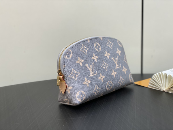 HOT SALE Louis Vuitton Pochette Cosmétique PM