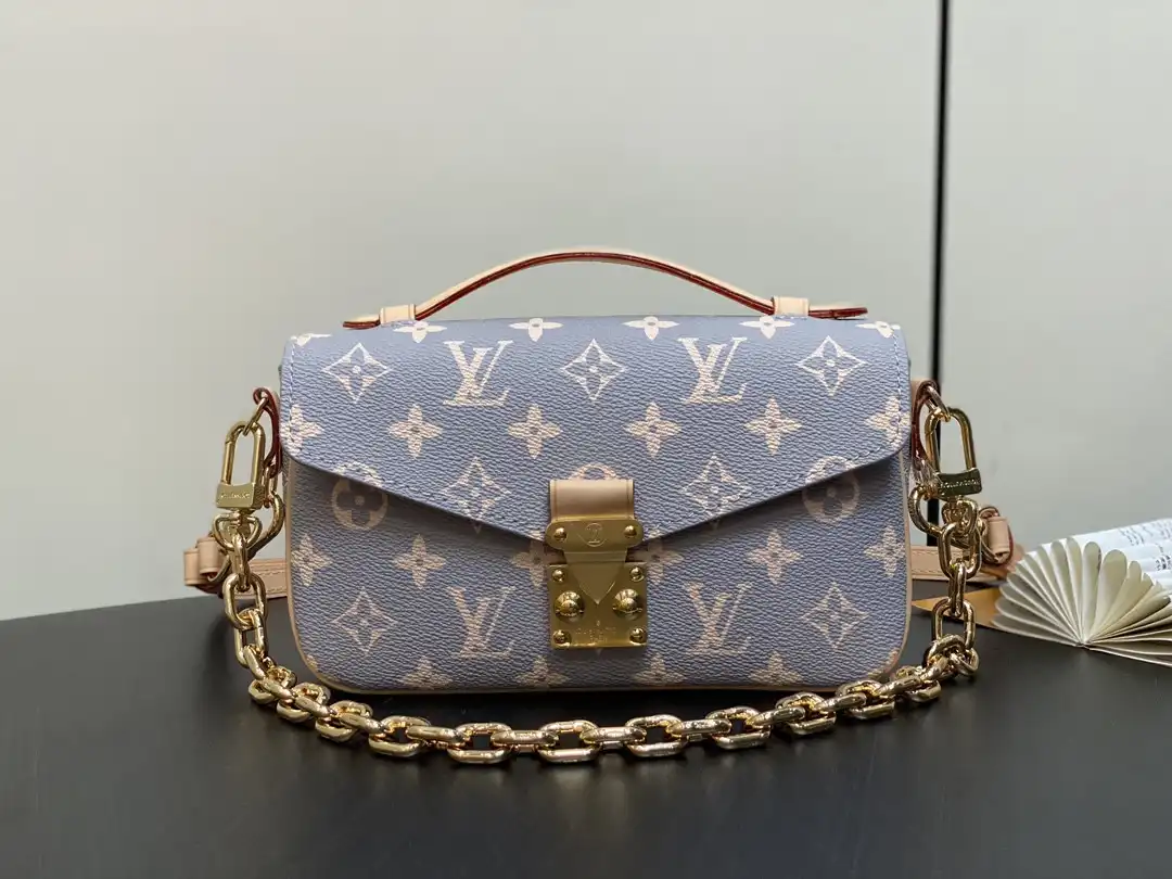 First bag ru LOUIS VUITTON POCHETTE METIS EAST WEST