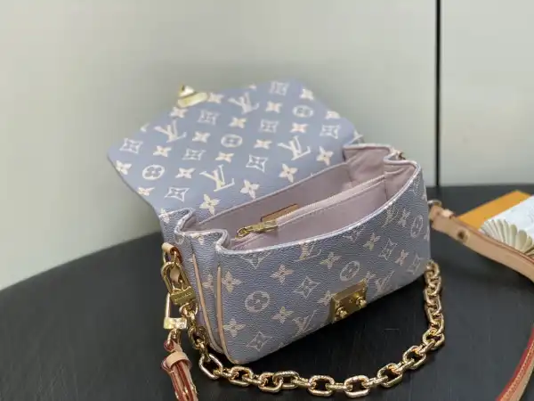 First bag ru LOUIS VUITTON POCHETTE METIS EAST WEST