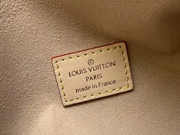 First bag ru LOUIS VUITTON Side Trunk PM-18*12.5*8CM