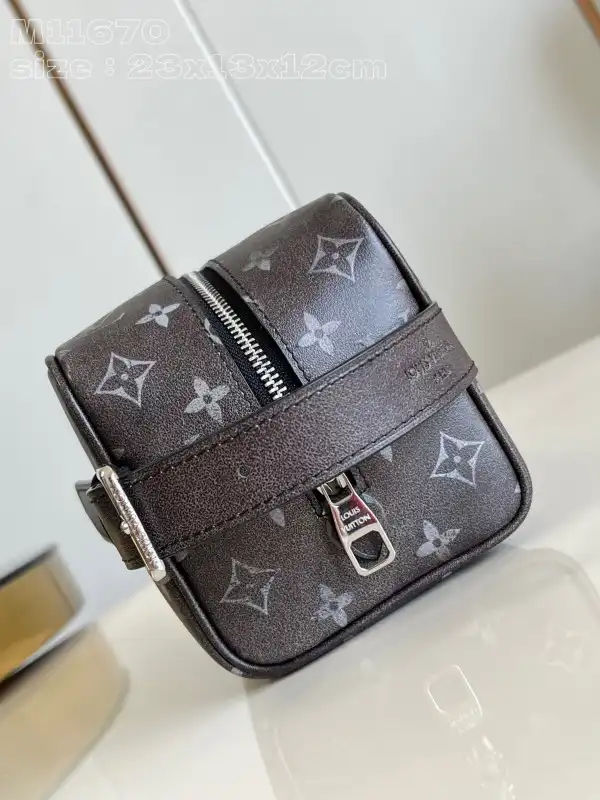 Eliminating the middleman and passing on savings to you. With massive production and tax-free benefits LOUIS VUITTON LOCKER DOPP KIT bag-23*13*12CM