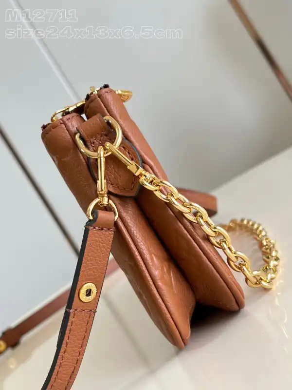 First bag ru LOUIS VUITTON POCHETTE METIS-25*19*7cm