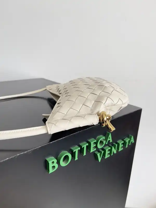 Yupoo bagsoffer Bottega Veneta Solstice Mini shoulder bag