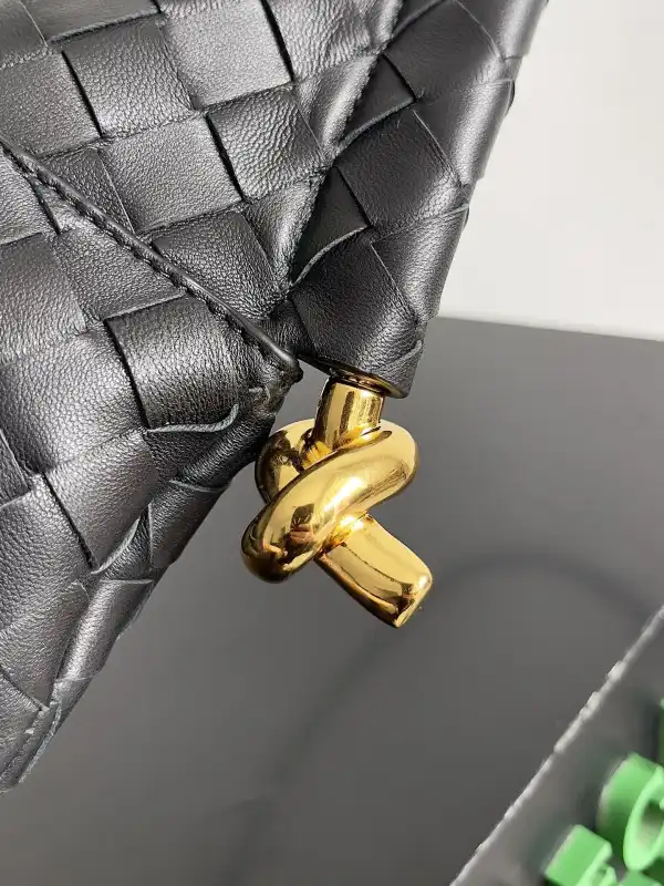 Frstbag ru Bottega Veneta Solstice Mini shoulder bag