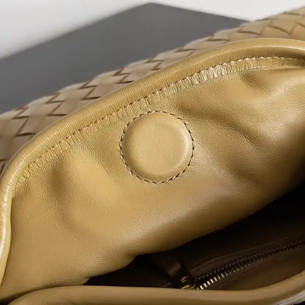 BOTTEGA VENETA medium Hop