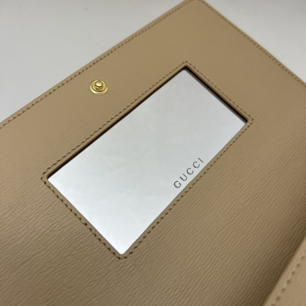 HOT SALE Gucci Chain wallet with Gucci script