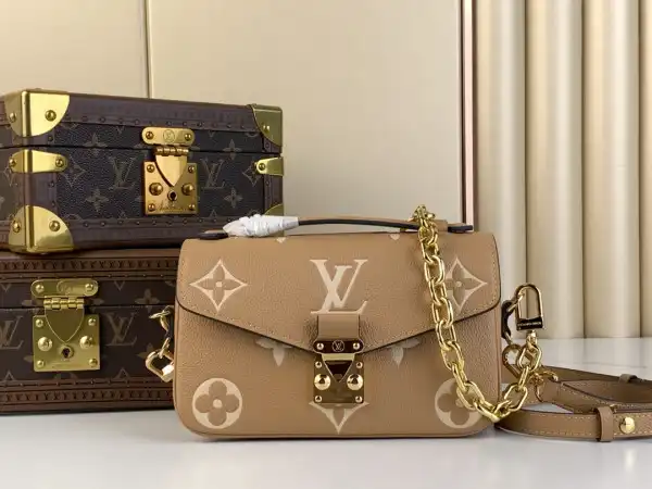 Frstbag ru LOUIS VUITTON POCHETTE METIS EAST WEST