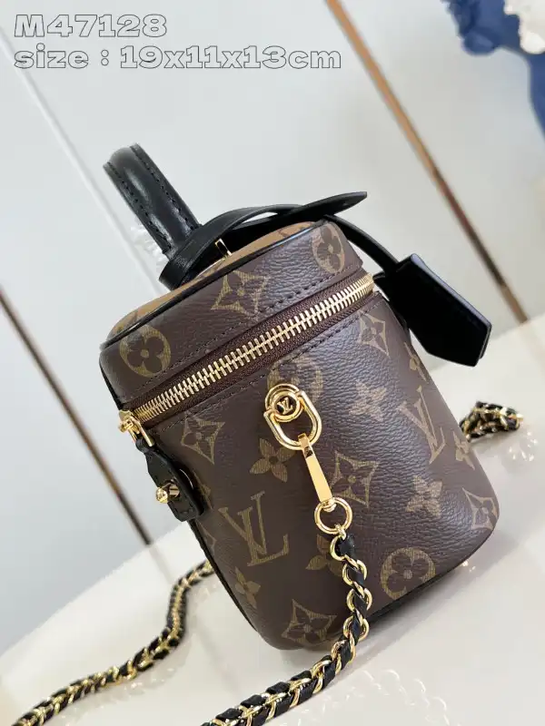 First bag ru LOUIS VUITTON VANITY PM