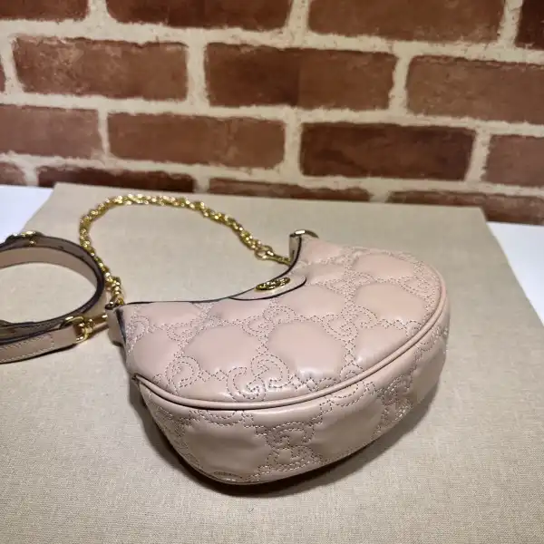 Firstbag Ru Gucci GG Matelassé mini shoulder bag