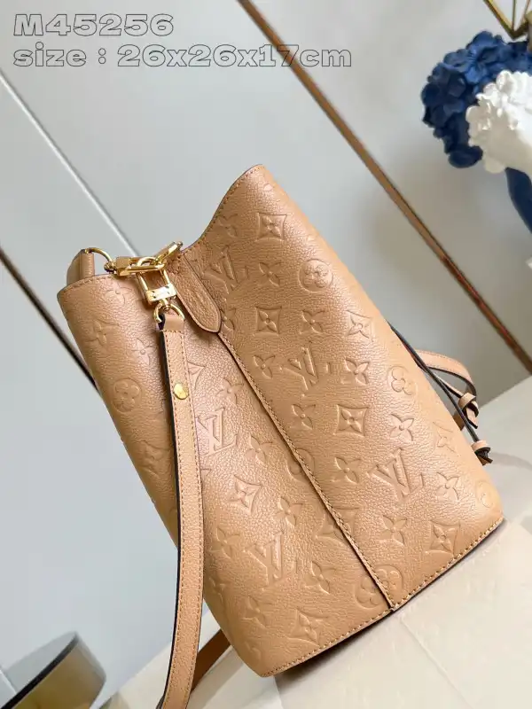 LOUIS VUITTON NÉONOÉ MM