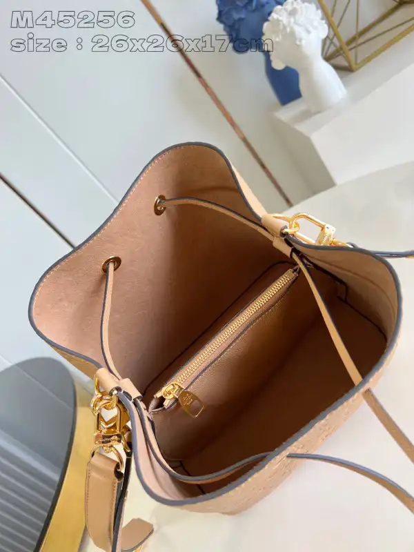 LOUIS VUITTON NÉONOÉ MM