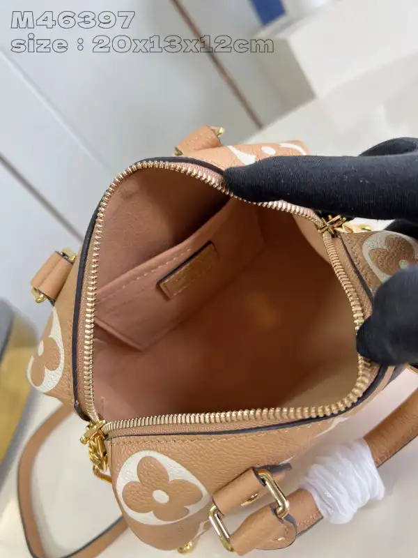 Frstbag ru LOUIS VUITTON SPEEDY BANDOULIÈRE 20