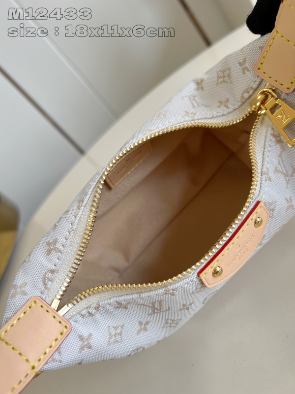 HOT SALE Louis Vuitton Hills Pochette