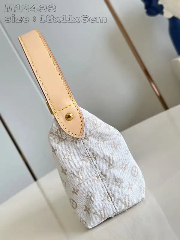 First Bag Ru Louis Vuitton Hills Pochette